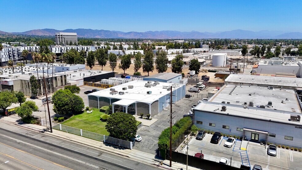 9016 Winnetka Ave, Northridge, CA à vendre - Photo de l’immeuble – Image 2 sur 9