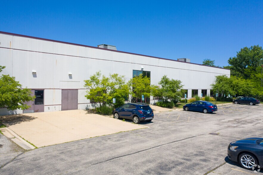 2359 Diehl Rd, Aurora, IL à vendre - Photo de l’immeuble – Image 3 sur 15