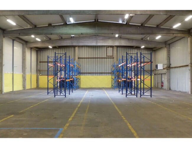 Plus de détails pour 422 Rue Pierre Et Marie Curie, Ludres - Local d'activités à louer