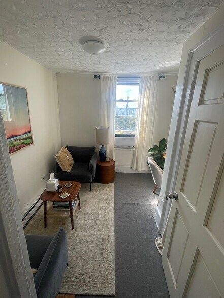 134 Main St, Beacon, NY à louer - Photo de l’immeuble – Image 1 sur 10