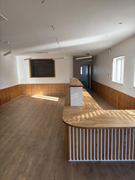 Bureau dans Peynier à vendre - Photo intérieure – Image 2 sur 3