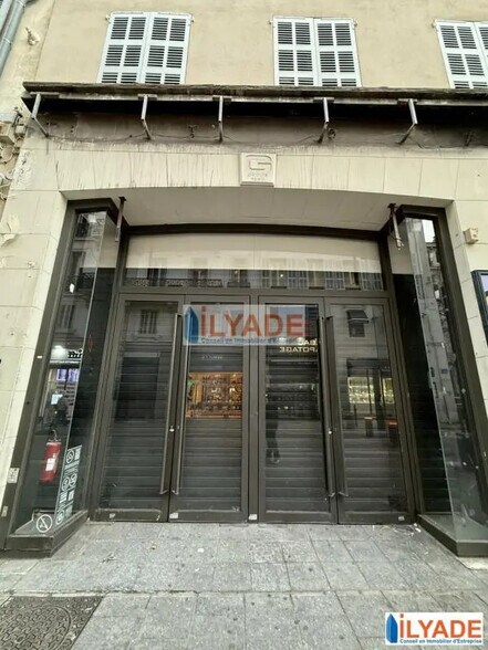 77 79 Rue Saint Ferreol, Marseille à louer - Photo de l’immeuble – Image 2 sur 5