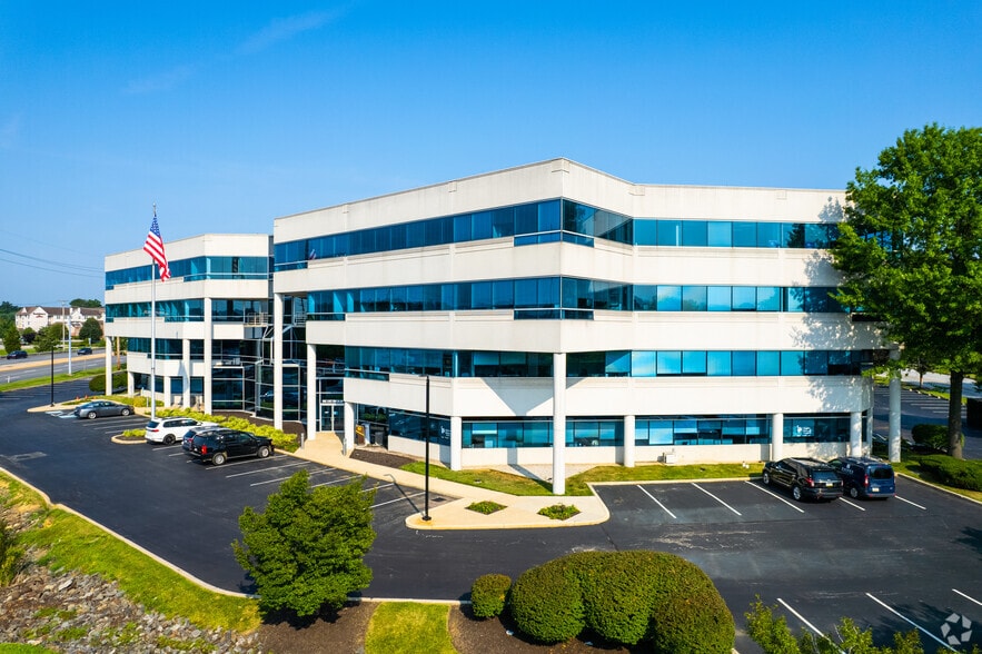1 E Uwchlan Ave, Exton, PA à louer - Photo de l’immeuble – Image 2 sur 14