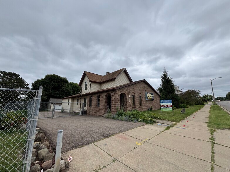 1511 S Washington Ave, Lansing, MI à vendre - Photo de l’immeuble – Image 3 sur 4