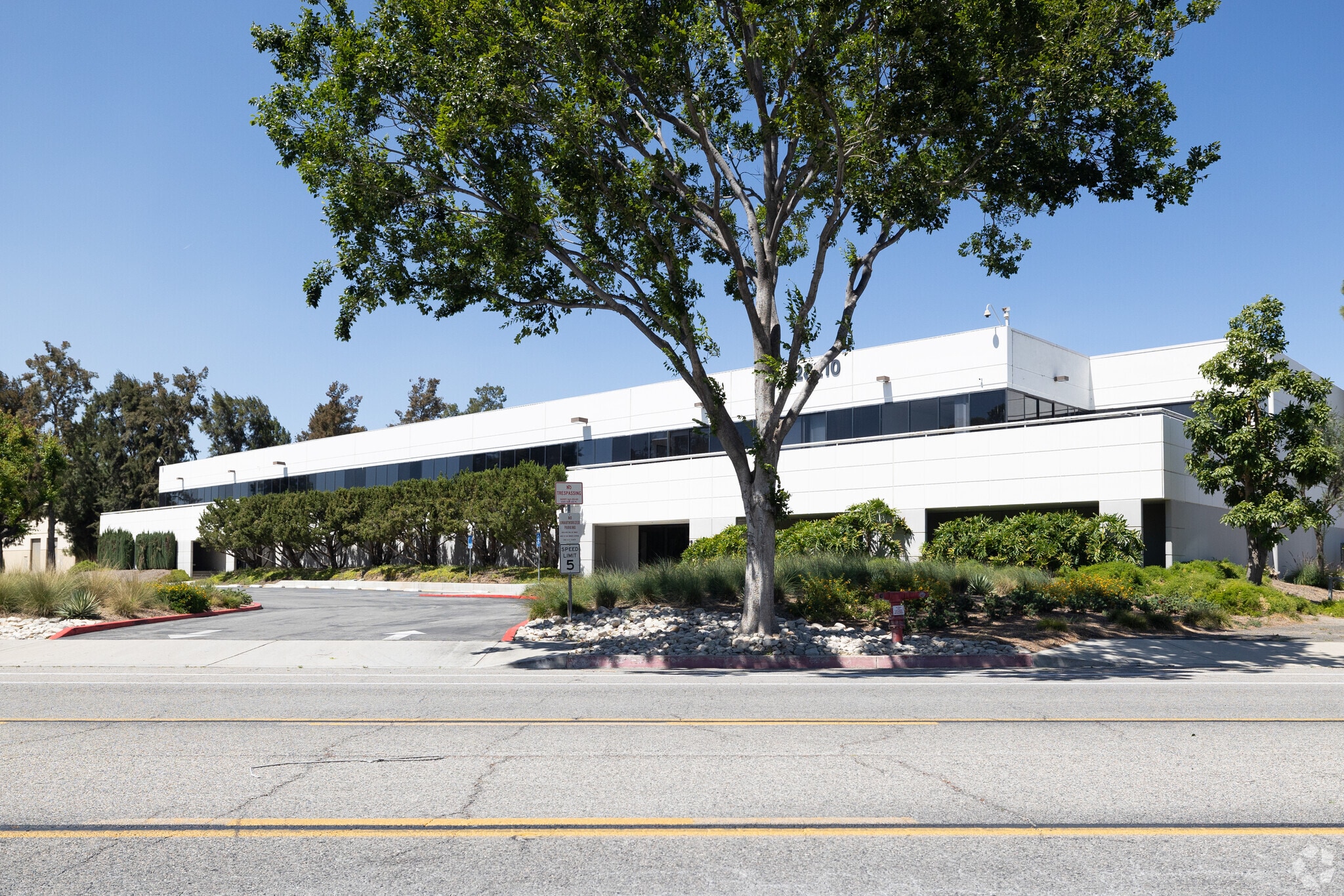 28210 Avenue Stanford, Valencia, CA à vendre Photo principale– Image 1 sur 11