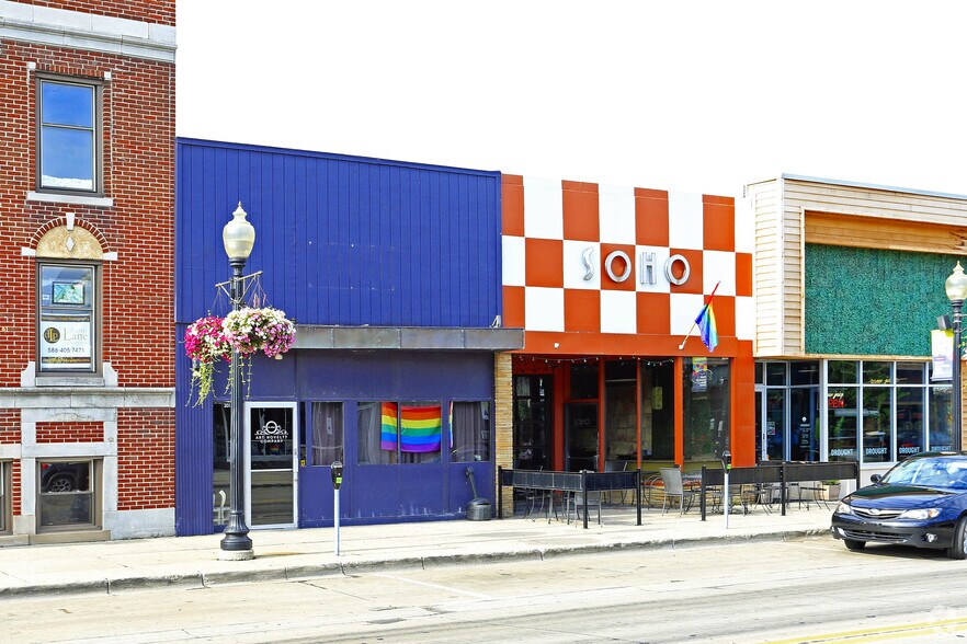 201-215 W 9 Mile Rd, Ferndale, MI à louer - Photo de l’immeuble – Image 3 sur 4