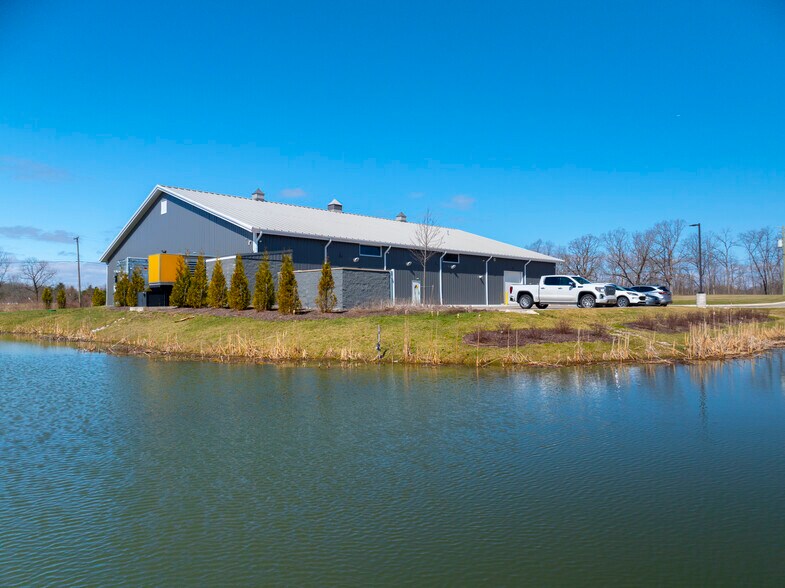 1253 N Territorial Rd W, Ann Arbor, MI à vendre - Photo principale – Image 1 sur 3