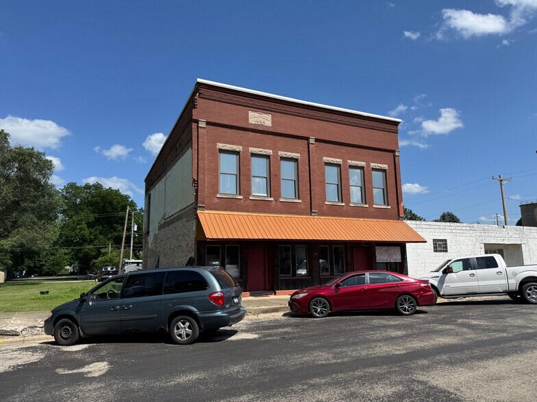 414 5th St, Illiopolis, IL à vendre - Photo principale – Image 1 sur 9