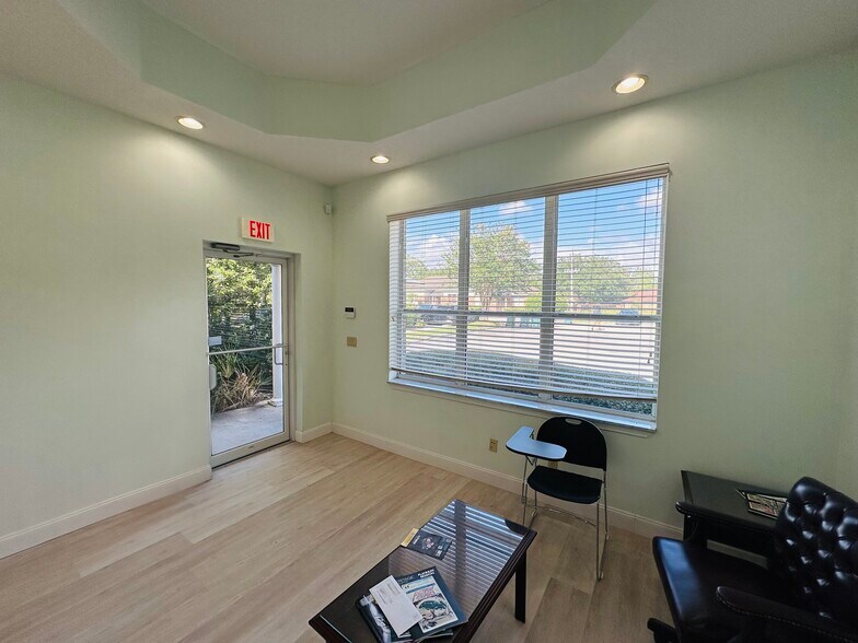 6282 Dupont Station Ct, Jacksonville, FL à louer - Photo de l’immeuble – Image 2 sur 11