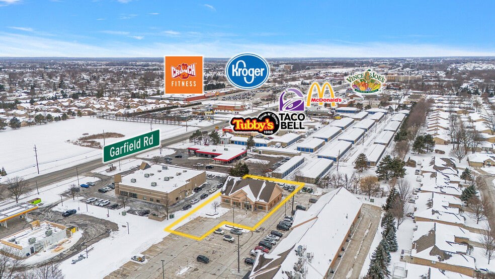 16955-16957 18 Mile Rd, Clinton Township, MI à louer - Photo de l’immeuble – Image 3 sur 14