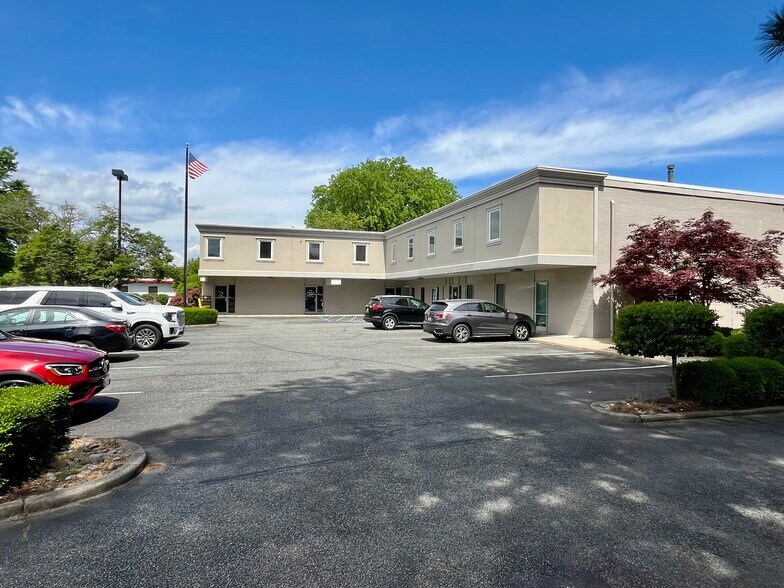 12284 Warwick Blvd, Newport News, VA à louer - Photo de l’immeuble – Image 2 sur 9