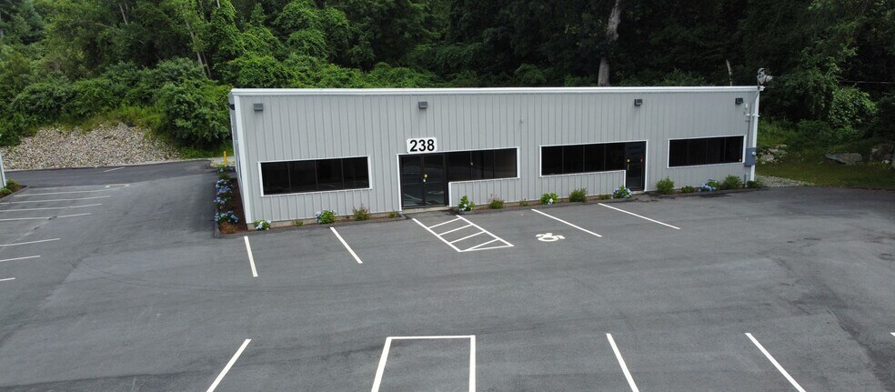 238 Norwich Rd, Plainfield, CT à vendre - Photo de l’immeuble – Image 1 sur 10
