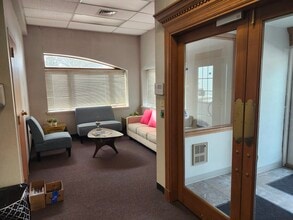 360 New Haven Ave, Milford, CT à louer Photo intérieure– Image 2 sur 20