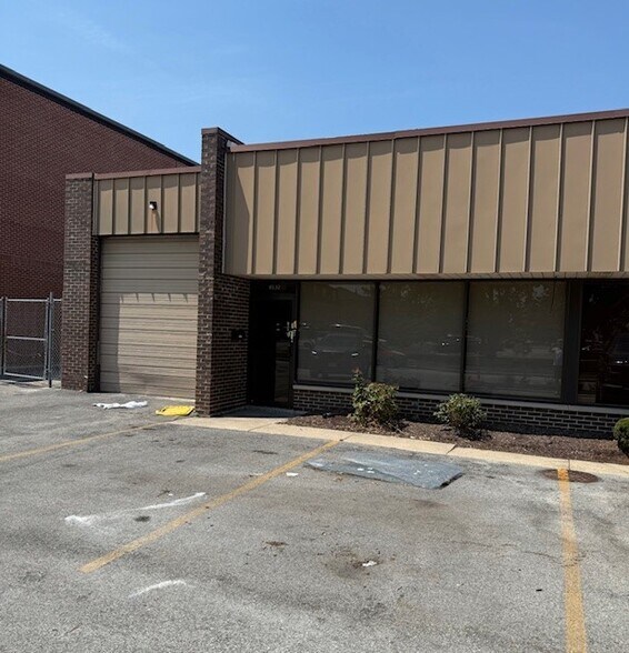 8526-8532 S Oketo Ave, Bridgeview, IL à louer - Photo de l’immeuble – Image 2 sur 10