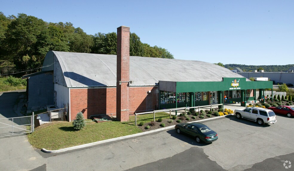 175 Sunny Valley Rd, New Milford, CT à louer - Photo de l’immeuble – Image 2 sur 2