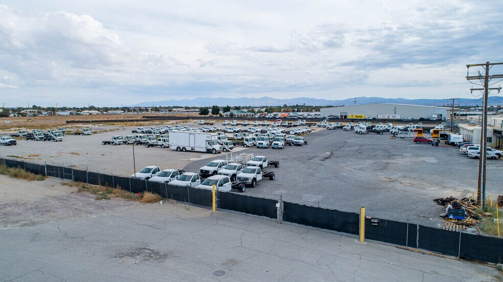 444 W Avenue H6, Lancaster, CA à louer - Photo de l’immeuble – Image 2 sur 6