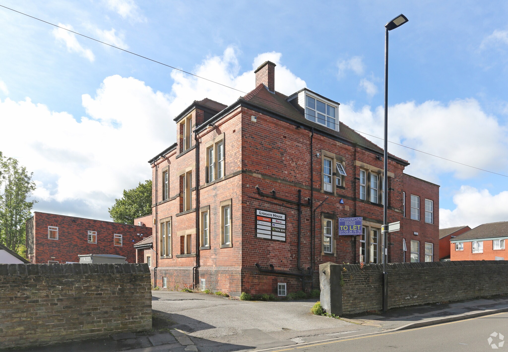 Lydgate Ln, Sheffield à louer Photo principale– Image 1 sur 3