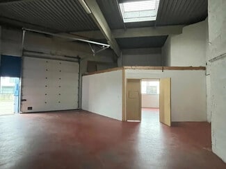 Plus de détails pour Local d’activités à vendre