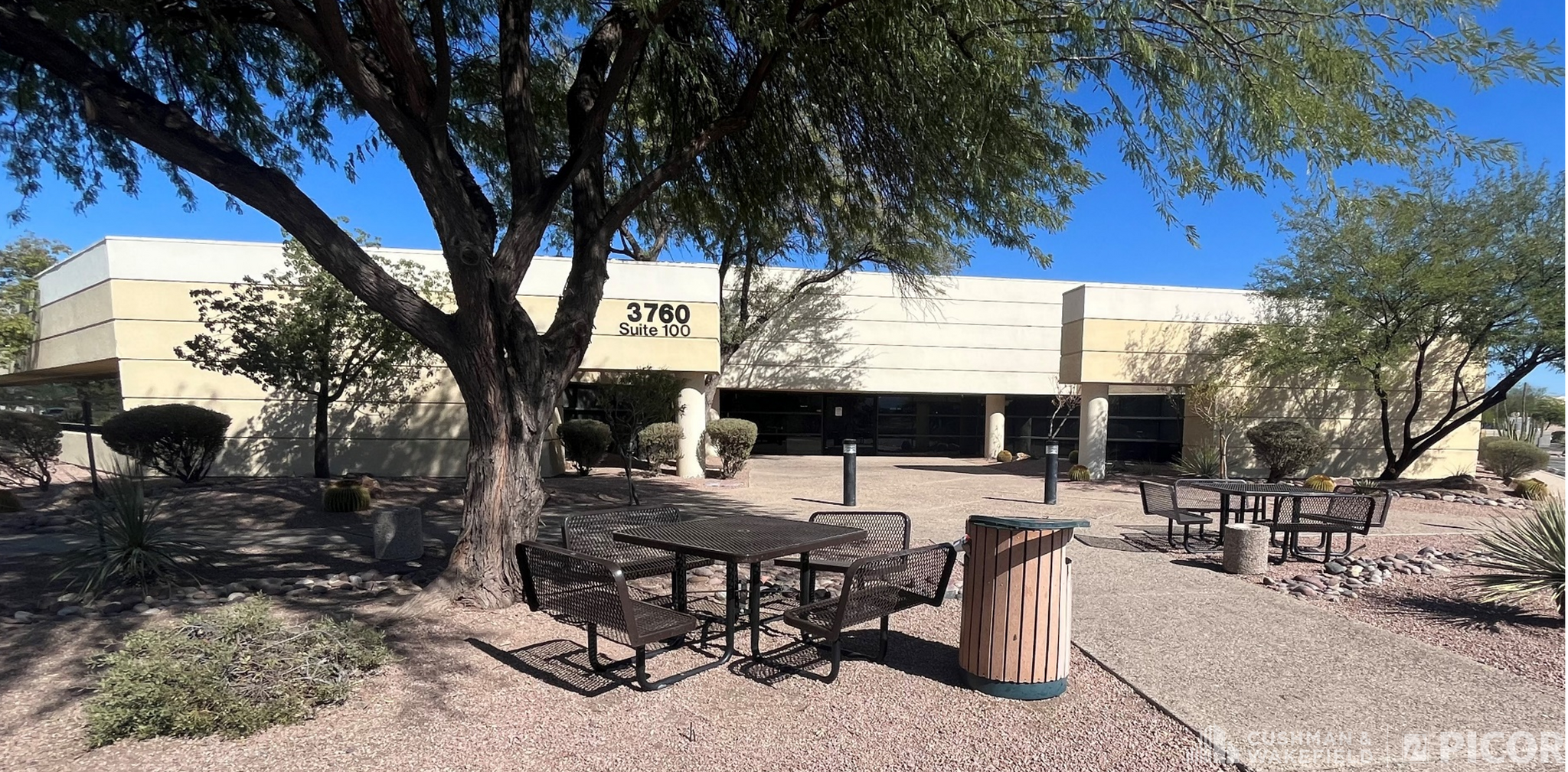 3760 N Commerce Dr, Tucson, AZ à louer Photo de l’immeuble– Image 1 sur 10