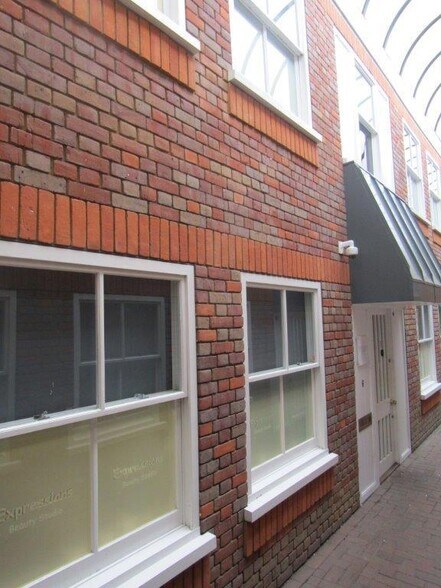 Lake St, Leighton Buzzard à louer - Photo de l’immeuble – Image 3 sur 8