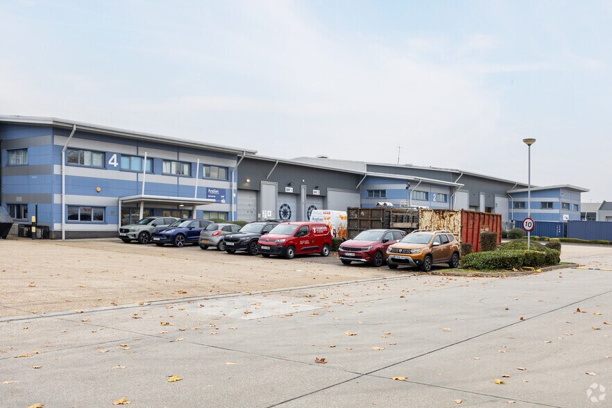 Paycocke Rd, Basildon à louer - Photo de l’immeuble – Image 2 sur 3