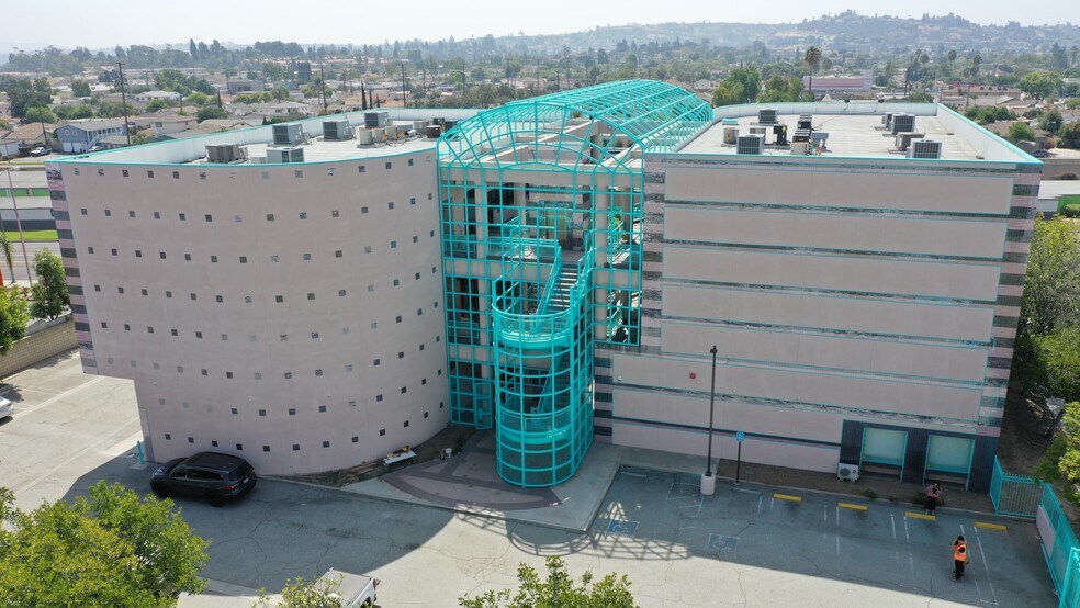 2121 W Mission Rd, Alhambra, CA à louer - Photo de l’immeuble – Image 3 sur 30