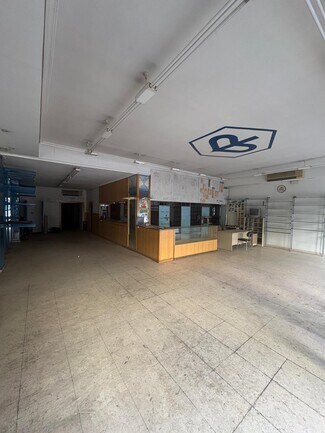 Plus de détails pour Local commercial à vendre