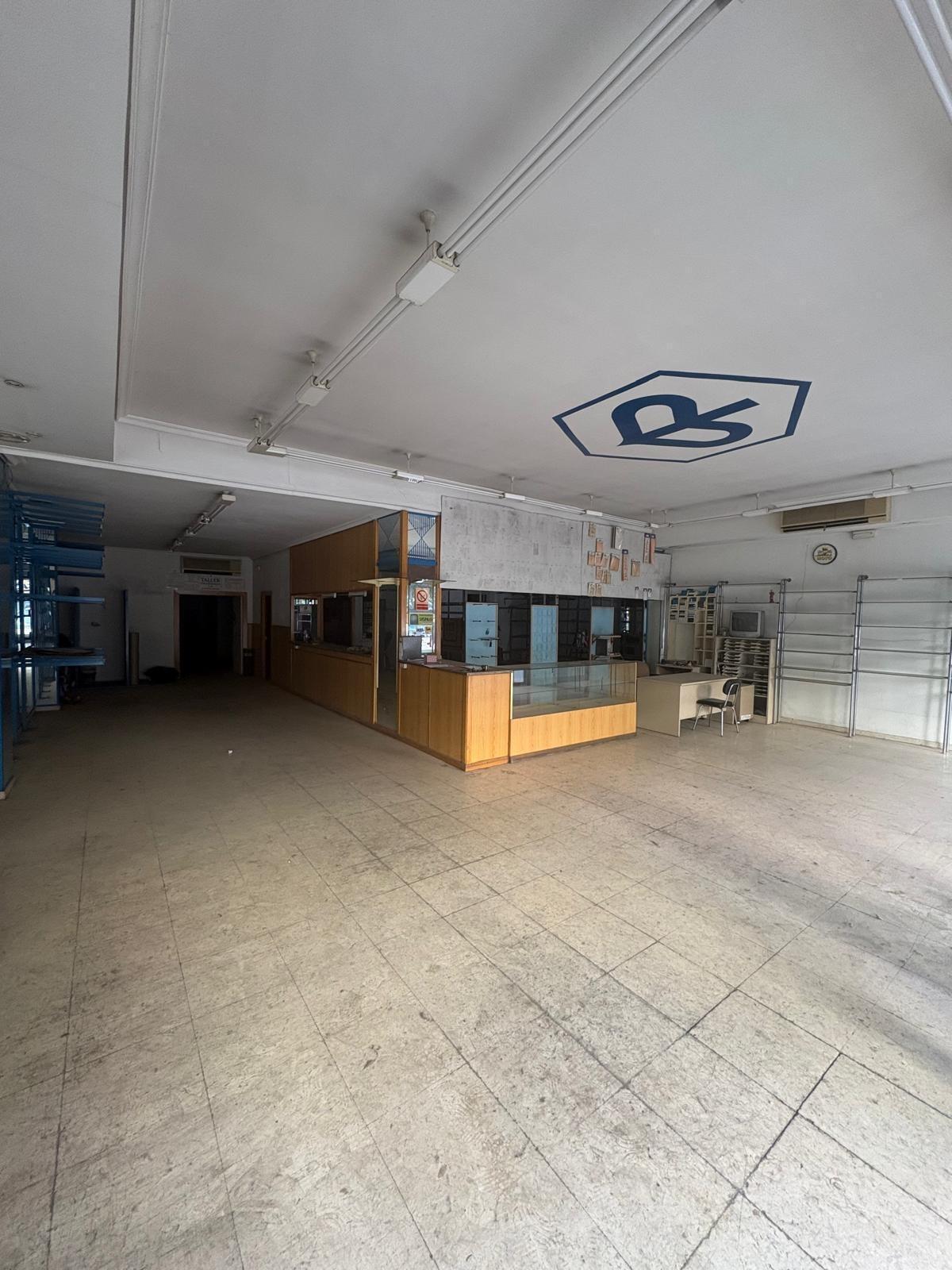 Local commercial dans Córdoba, Córdoba à vendre Photo de l’immeuble– Image 1 sur 8