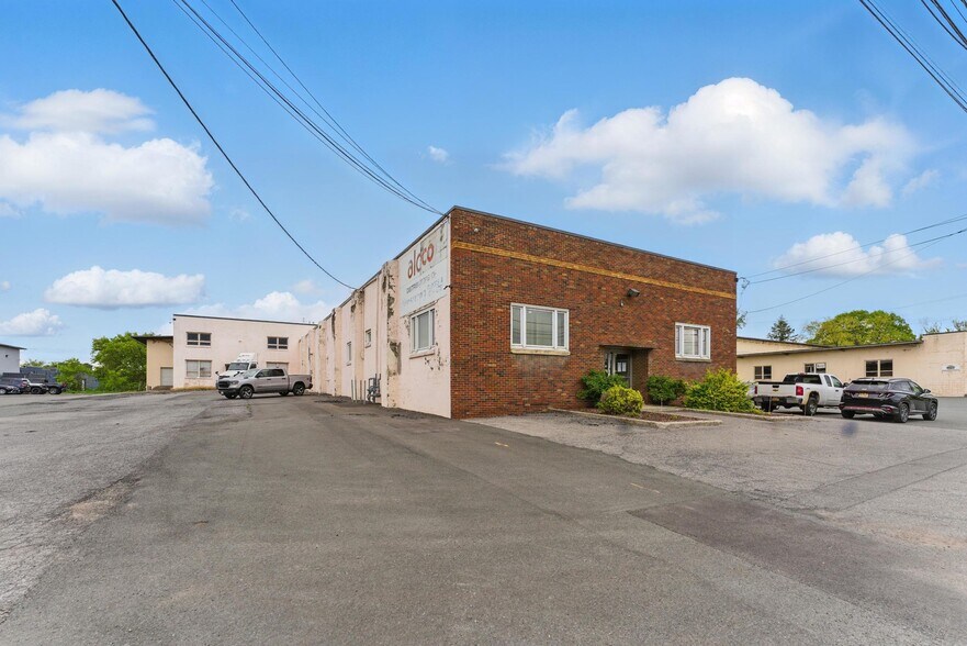 16 Commercial Ave, Albany, NY à vendre - Photo de l’immeuble – Image 1 sur 25