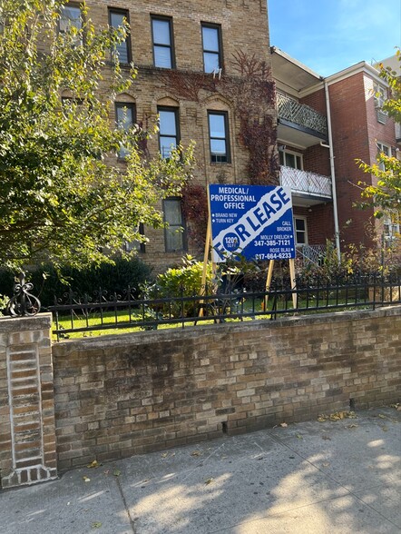 2935 Ocean Pky, Brooklyn, NY à louer - Photo de l’immeuble – Image 3 sur 4