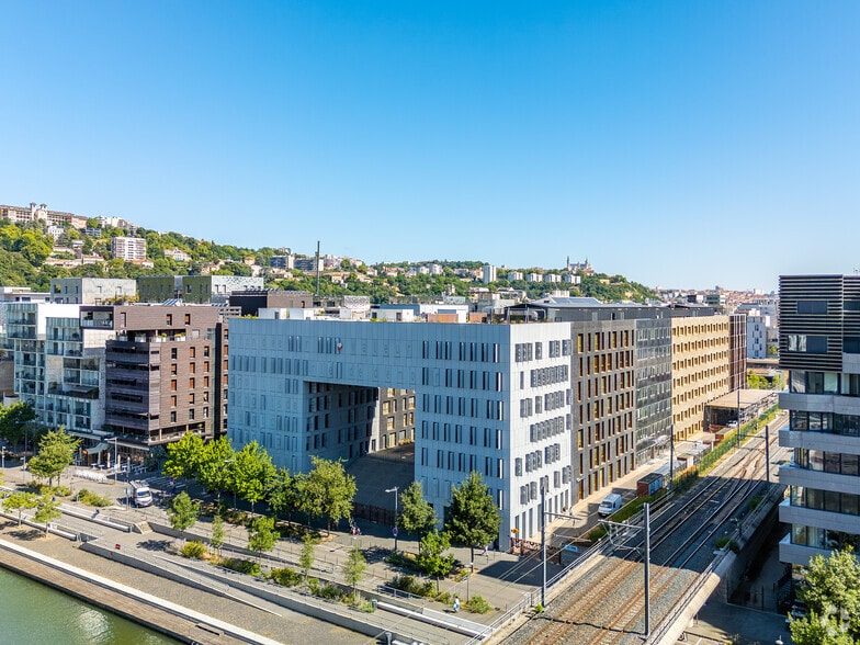 49-63 Rue Denuzière, Lyon à louer - Photo principale – Image 2 sur 8