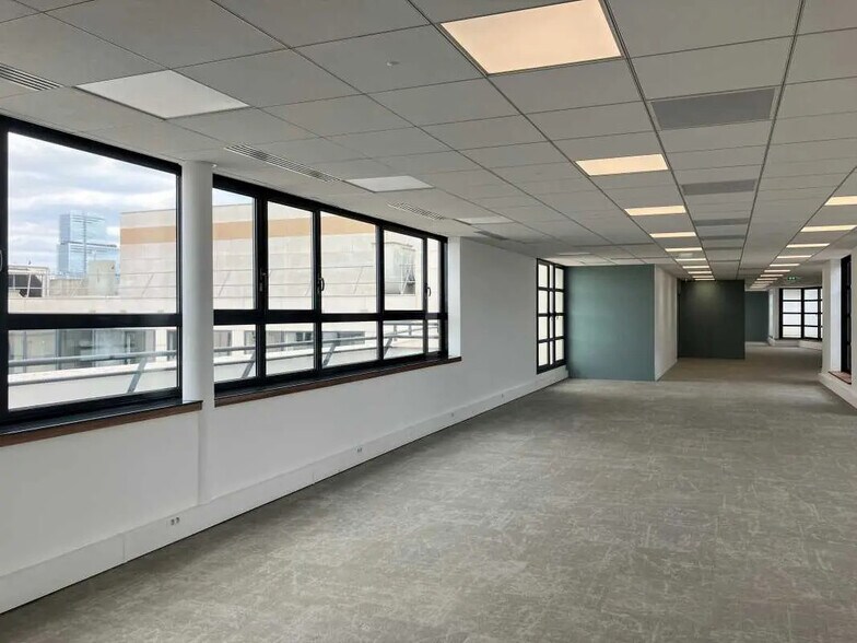 Bureau dans Levallois-Perret à louer - Photo de l’immeuble – Image 3 sur 8
