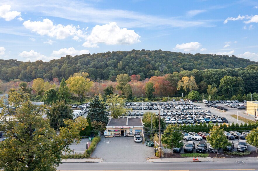 545 Bedford Rd, Bedford Hills, NY à louer - Aérien – Image 2 sur 4