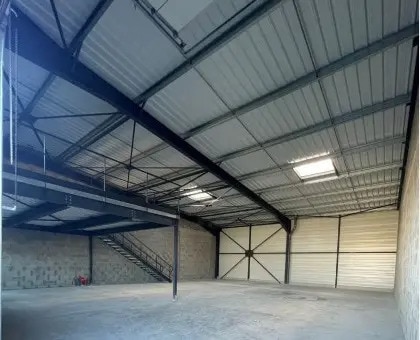 Local d'activités dans Ploërmel à vendre Photo intérieure– Image 1 sur 2