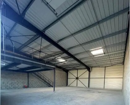 Plus de détails pour Local d’activités à vendre