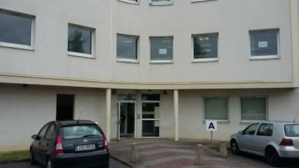 Bureau dans Compiègne à louer Photo de l’immeuble– Image 1 sur 7