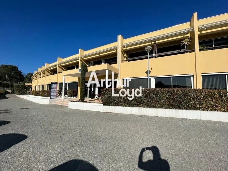 Bureau dans Valbonne à louer - Photo de l’immeuble – Image 3 sur 8