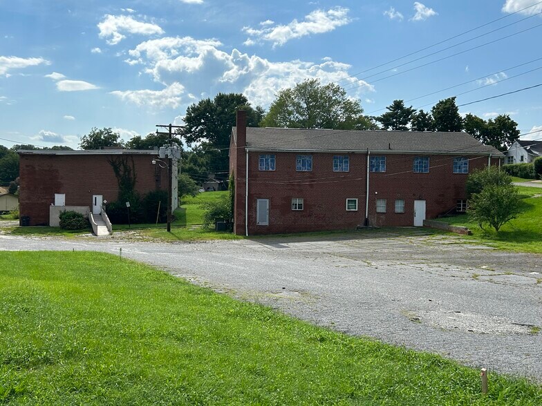 2925 S Main St, Winston-Salem, NC à vendre - Photo de l’immeuble – Image 2 sur 19
