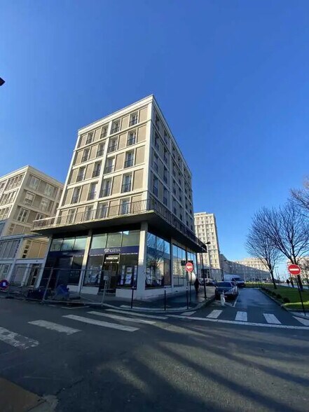 Local commercial dans Le Havre à louer - Photo de l’immeuble – Image 1 sur 9
