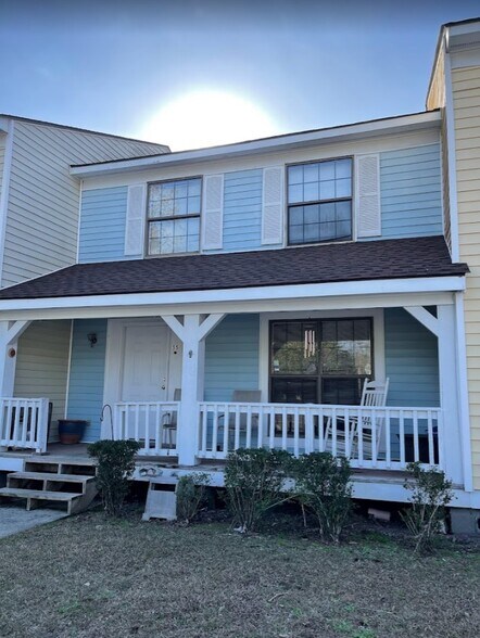 912 Pineland Ave, Hinesville, GA à vendre - Photo principale – Image 1 sur 1