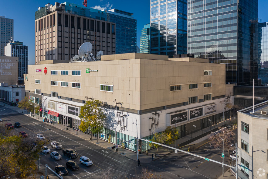 10205 101 St NW, Edmonton, AB à louer - Photo principale – Image 1 sur 7