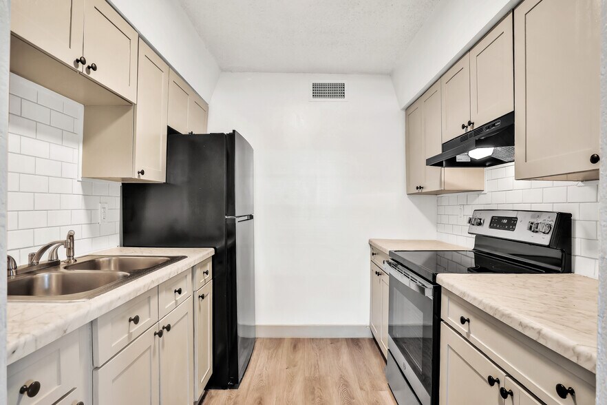 1835 S Segrave St, South Daytona, FL à vendre - Photo de l’immeuble – Image 2 sur 25