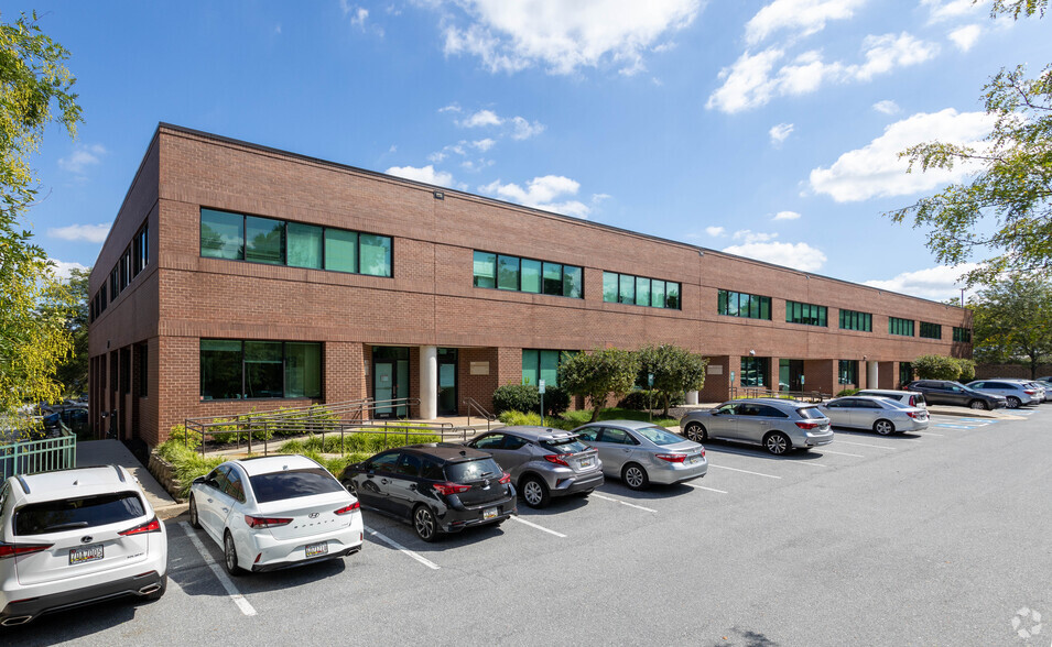 10 Crossroads Dr, Owings Mills, MD à louer - Photo de l’immeuble – Image 1 sur 10