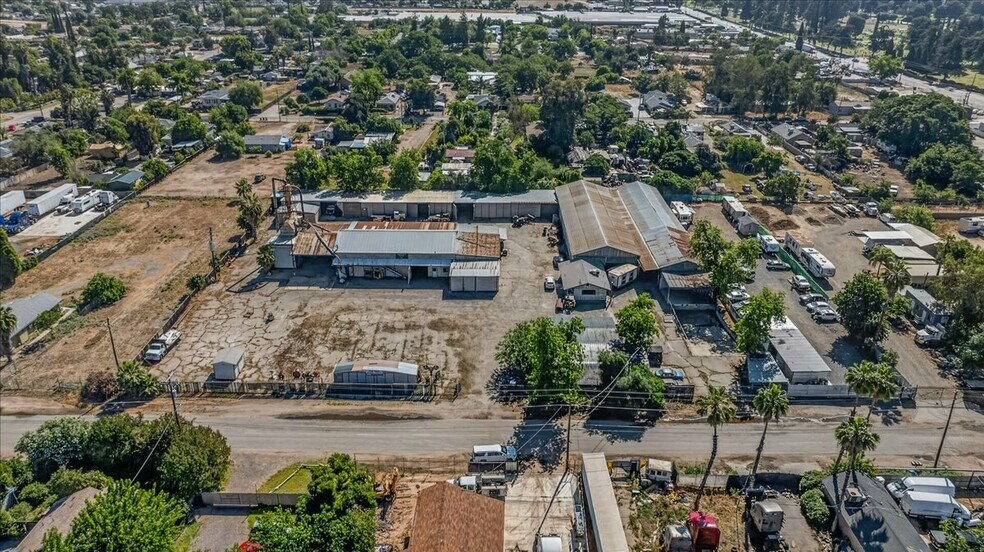 708 N Pleasant Ave, Fresno, CA à vendre - Photo de l’immeuble – Image 2 sur 83