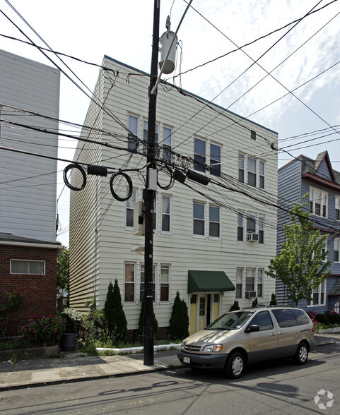 91 Terhune Ave, Jersey City, NJ à vendre - Photo de l’immeuble – Image 2 sur 2