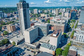 105 Main St E, Hamilton, ON - VUE AÉRIENNE  vue de carte