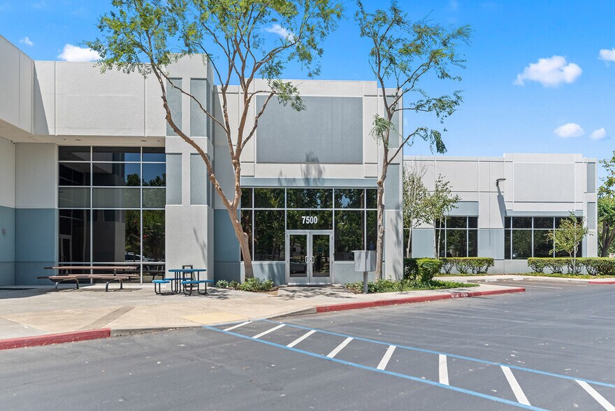 7500 National Dr, Livermore, CA à vendre - Photo de l’immeuble – Image 2 sur 18