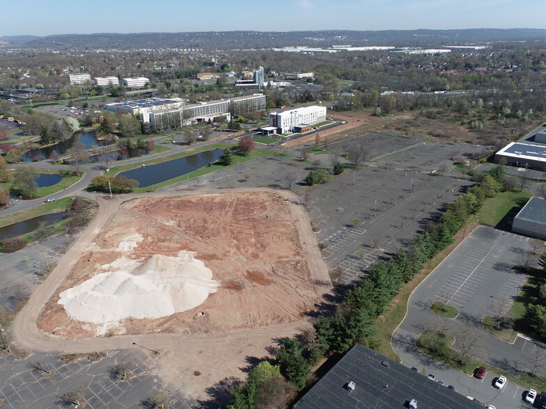 400 Atrium Dr, Somerset, NJ à louer - Photo de l’immeuble – Image 1 sur 8