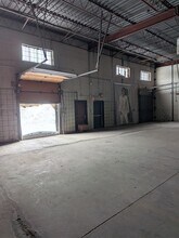 5754-5800 Av Royalmount, Mont-Royal, QC à louer Photo intérieure– Image 2 sur 2