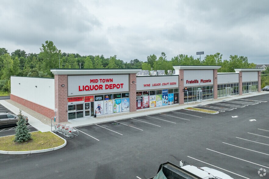751 Centre of New England Blvd, Coventry, RI à louer - Photo de l’immeuble – Image 1 sur 4